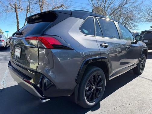 2025 Toyota RAV4 Hybrid SE