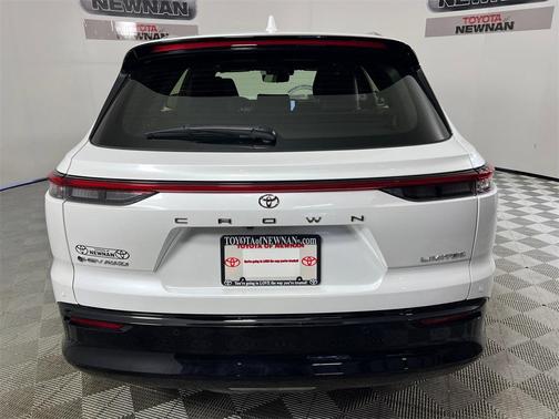 2025 Toyota Crown Signia Limited
