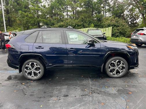 2025 Toyota RAV4 Hybrid SE