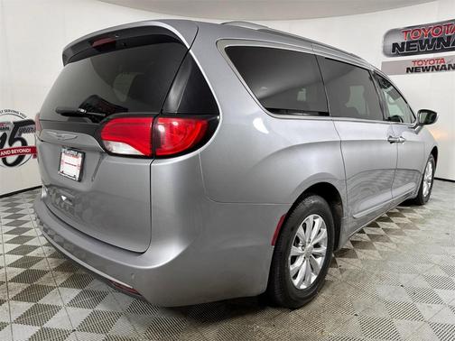 2018 Chrysler Pacifica Touring-L