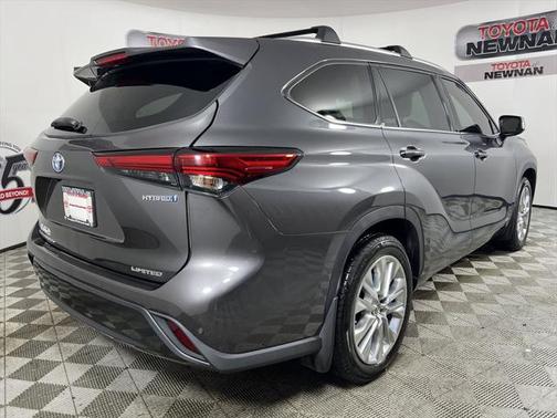 2022 Toyota Highlander Hybrid Limited