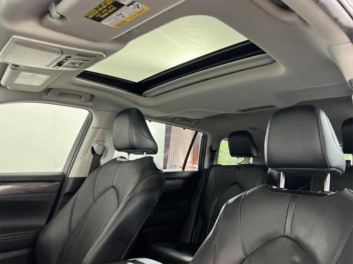 2022 Toyota Highlander Hybrid Limited