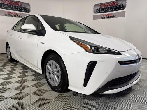 2022 Toyota Prius LE