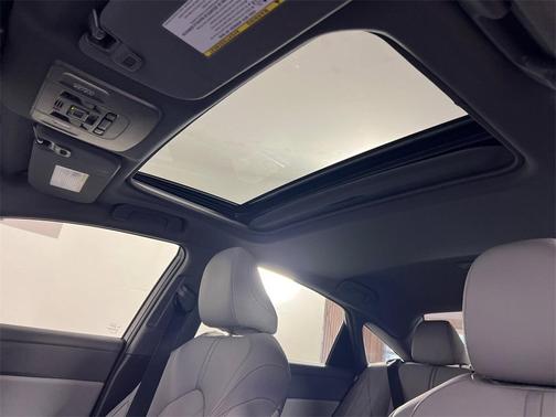 2022 Toyota Avalon XLE