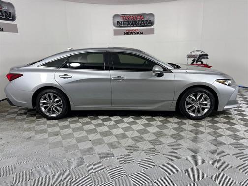 2022 Toyota Avalon XLE