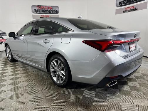 2022 Toyota Avalon XLE