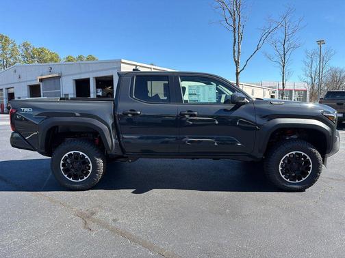 2026 Toyota Tacoma Hybrid TRD Off Road