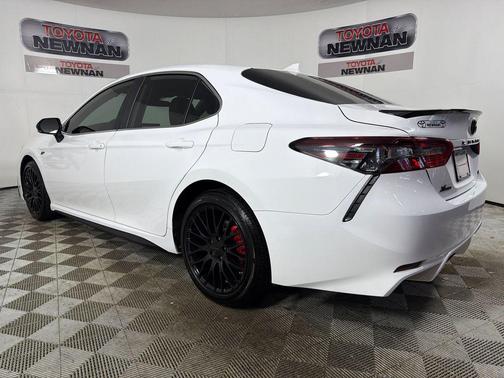 Ice Cap 2024 Toyota Camry SE