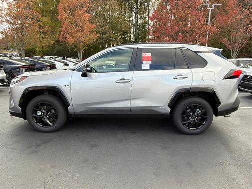 2025 Toyota RAV4 Hybrid XLE