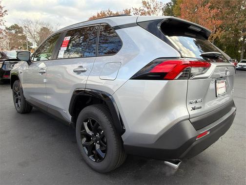 2025 Toyota RAV4 Hybrid XLE