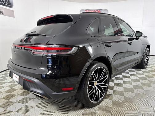 2023 Porsche Macan T