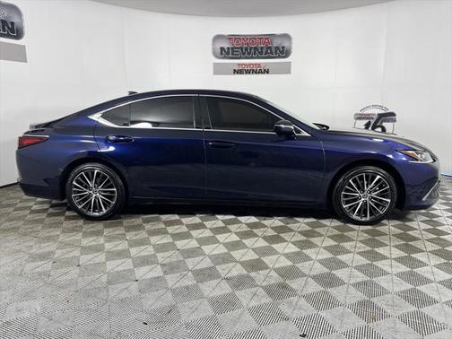 2022 Lexus ES 350 Base