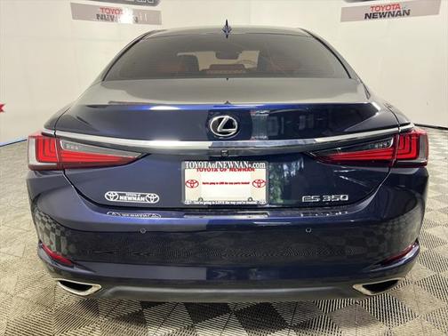 2022 Lexus ES 350 Base