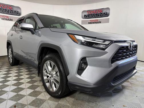 2024 Toyota RAV4 XLE Premium