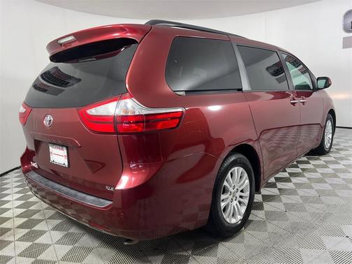 2016 Toyota Sienna XLE Premium