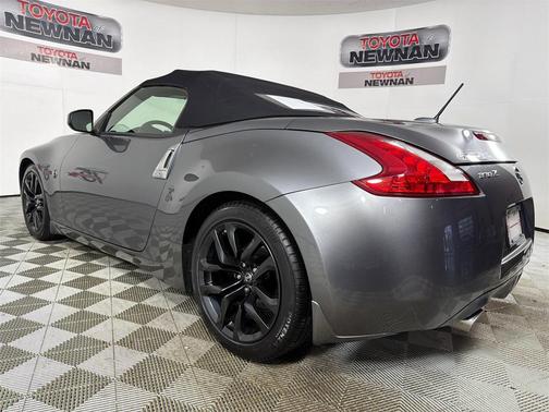 2017 Nissan 370Z Base
