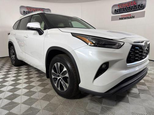 Wind Chill Pearl 2025 Toyota Highlander XLE