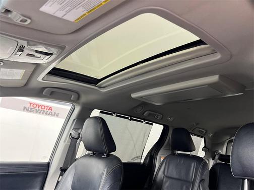 2017 Toyota Sienna SE Premium