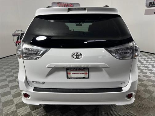 2017 Toyota Sienna SE Premium
