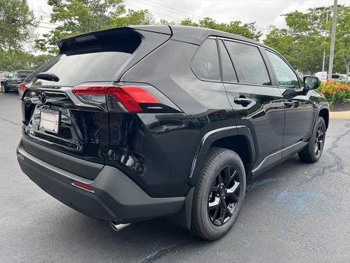2025 Toyota RAV4 LE