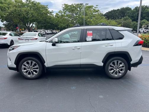2025 Toyota RAV4 XLE Premium