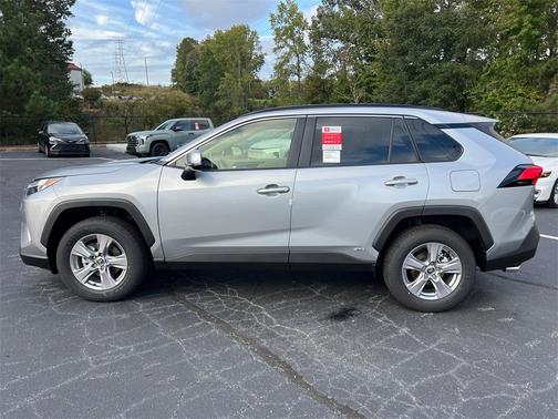 2025 Toyota RAV4 Hybrid XLE
