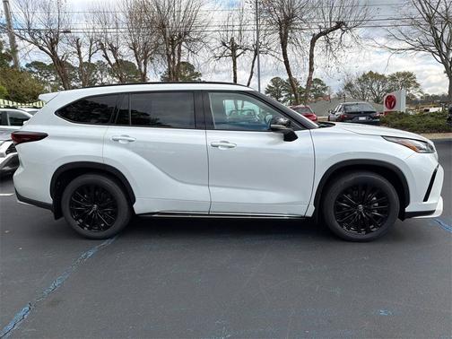 2026 Toyota Highlander XSE