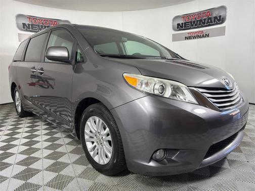 2016 Toyota Sienna XLE