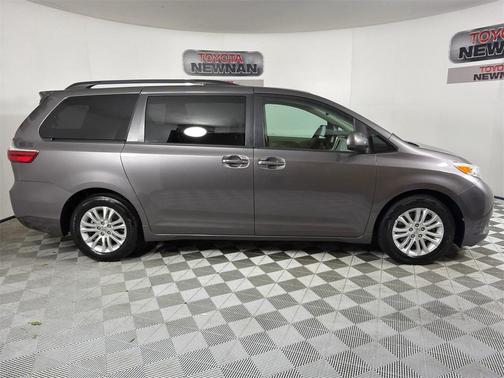 2016 Toyota Sienna XLE