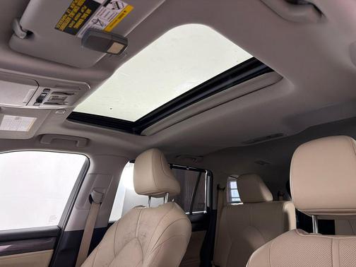 Wind Chill Pearl 2024 Toyota Highlander Limited