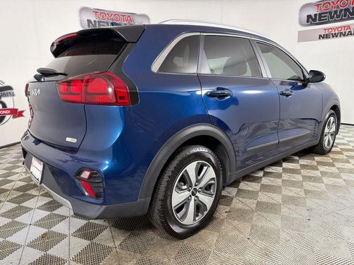 Deep Cerulean 2022 Kia Niro LX