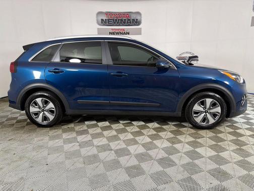 Deep Cerulean 2022 Kia Niro LX