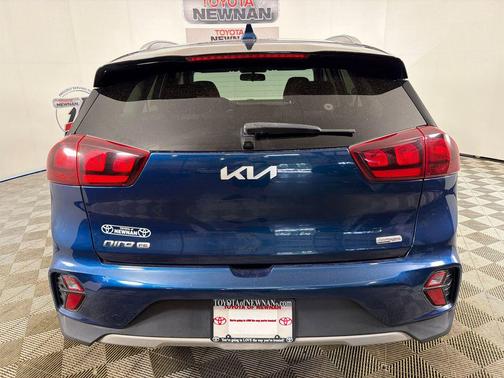 Deep Cerulean 2022 Kia Niro LX