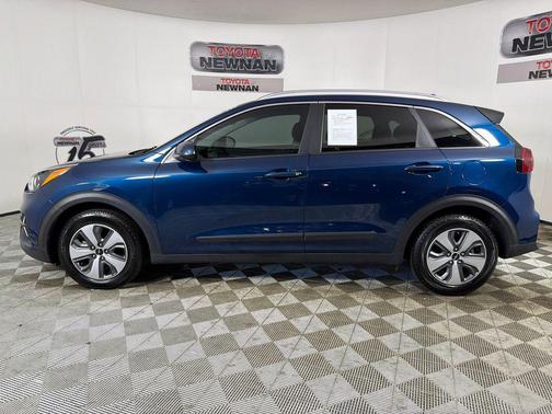 Deep Cerulean 2022 Kia Niro LX