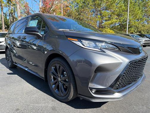 2025 Toyota Sienna XSE 7 Passenger