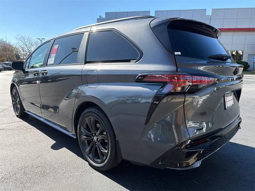 2025 Toyota Sienna XSE 7 Passenger