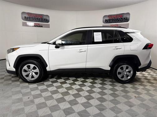 2019 Toyota RAV4 LE