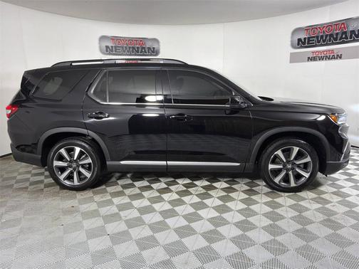 2023 Honda Pilot Touring 8-Passenger