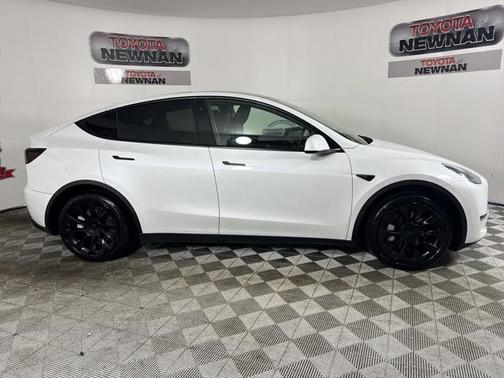 2021 Tesla Model Y Standard Range Rear-Wheel Drive