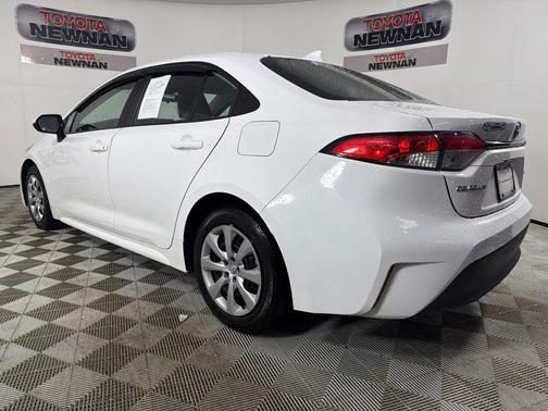 Ice Cap 2023 Toyota Corolla LE
