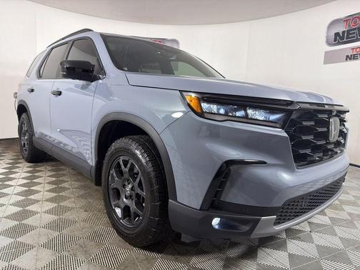 Sonic Gray Pearl 2025 Honda Pilot TrailSport
