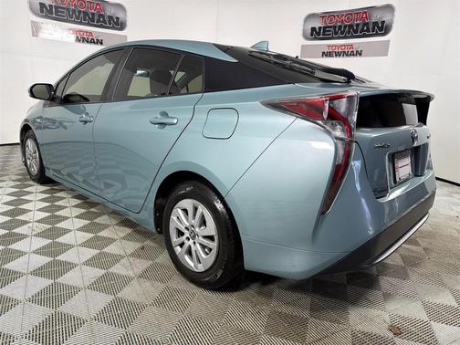 2016 Toyota Prius Two