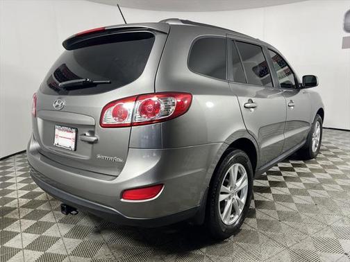 2011 Hyundai SANTA FE SE