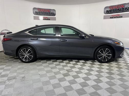 2023 Lexus ES 250 Base