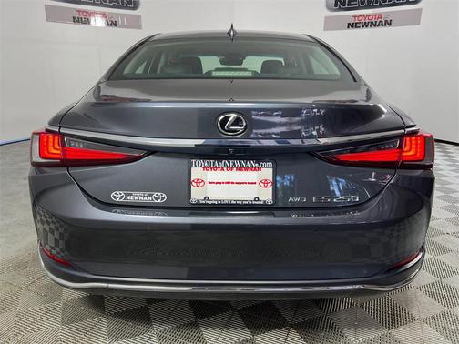 2023 Lexus ES 250 Base