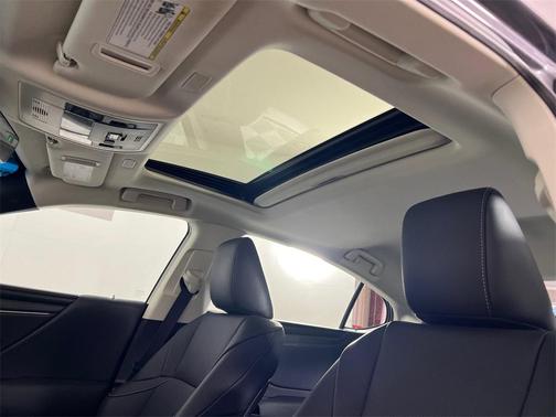 2023 Lexus ES 250 Base