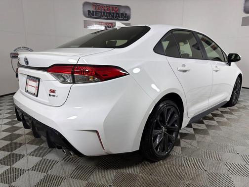 2025 Toyota Corolla Hybrid SE