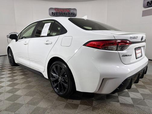 2025 Toyota Corolla Hybrid SE