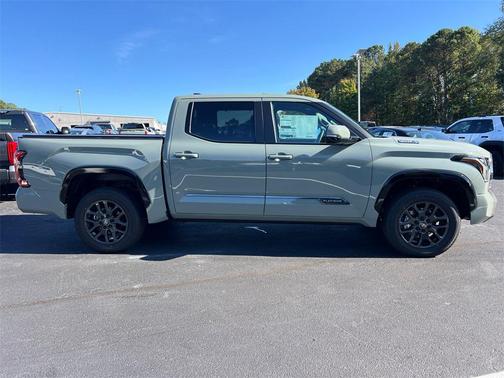 2026 Toyota Tundra Hybrid Platinum