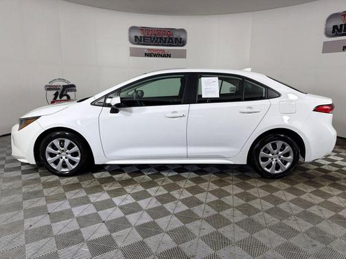 Ice Cap 2024 Toyota Corolla LE